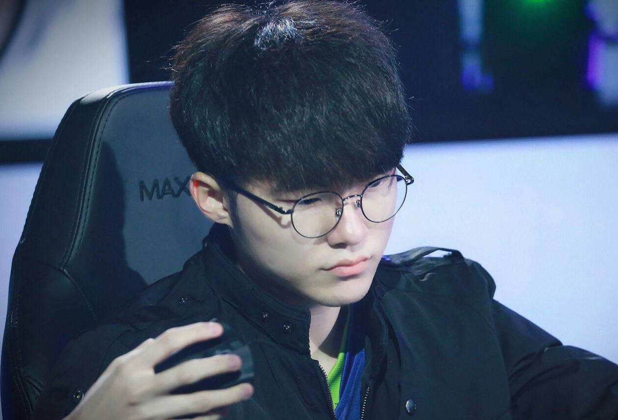 BIG EQUIPA 荣获 ESL Impact League 第8季冠军